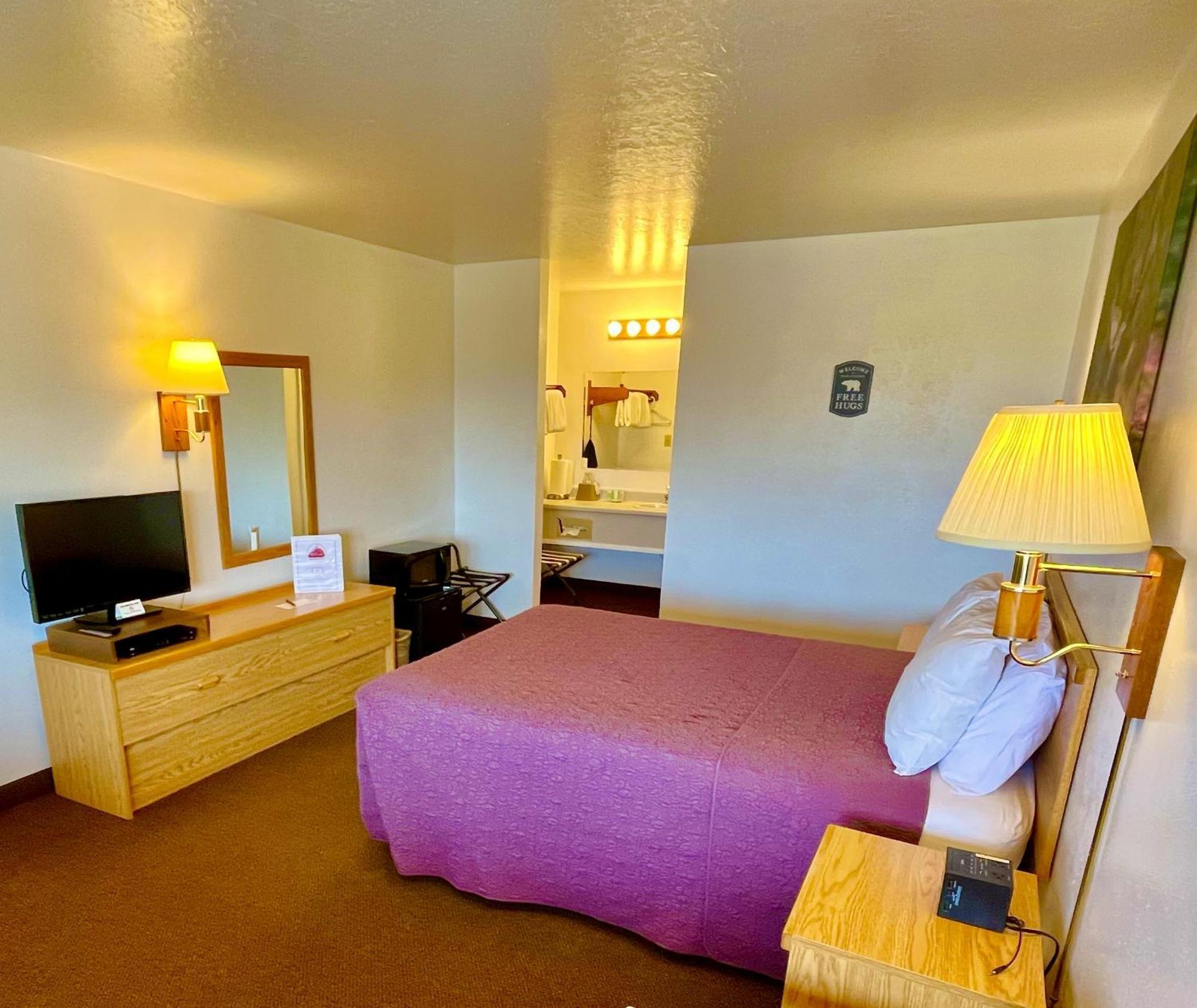 Red Bear Inn Ennis Eksteriør billede