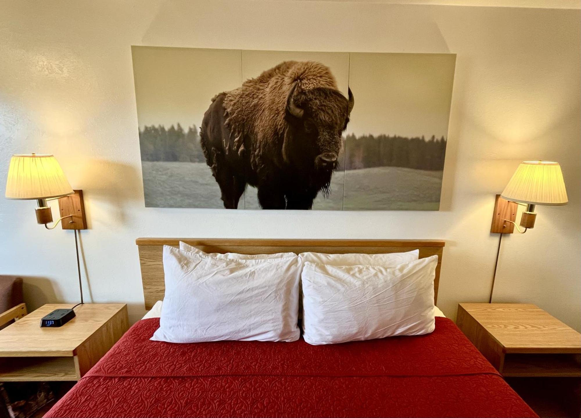 Red Bear Inn Ennis Eksteriør billede