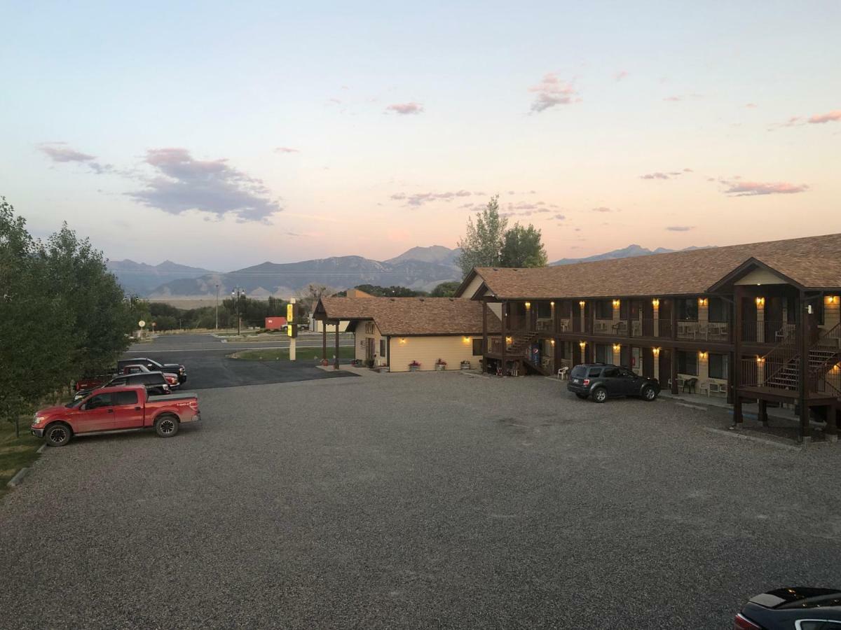 Red Bear Inn Ennis Eksteriør billede